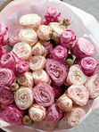 A bouquet of spray roses Bombastiki