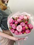 7 spray roses