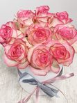 9 Pink roses in a box