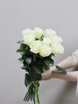 Букет из 9 белых роз (80-90 см)
