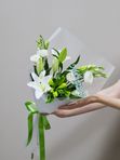 Букет-комплимент из лилий и эустомы №77
