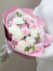 Букет комплимент с гвоздиками №57