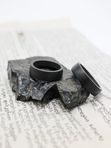 Кольцо из гагата «Классика» узкое