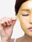 Успокаивающая гидрогелевая маска с экстрактом ромашки Petitfee Chamomile Lightening Hydrogel Mask