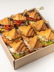 Сет мини-круассанов с ростбифом, семгой и цыпленком