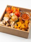 Бокс горячего приготовления с куриным шашлычком и картофелем по-деревенски (вес 500 гр)