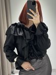 Блуза с воланами из плотного атласа