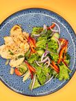 Теплый салат с куриным филе