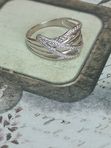 Серебряное кольцо с фианитами.