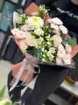 Сборный букет в персиковых оттенках