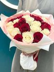 21 эквадорская роза красные + белые