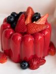 Муссовый бенто торт с клубникой, 700 гр. на день рождения, маме, дочке