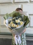 Букет из 9 пионовидных роз Кенделайт + эвкалипт, арт. 713