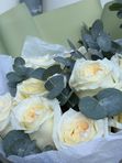 Букет из 9 пионовидных роз Кенделайт + эвкалипт, арт. 713