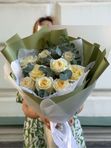 Букет из 9 пионовидных роз Кенделайт + эвкалипт, арт. 713