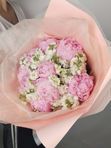 Шикарный букет из пионов (Сара Бернард) и матиоллы