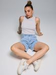 Шорты женские джинсовые с бахромой