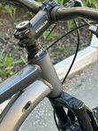 Горный велосипед SCHNELLER ORIGINAL TT401, диаметр колес 27,5", 7 скоростей, рама алюминий, цвет серый