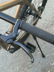Горный велосипед SCHNELLER ORIGINAL TT401, диаметр колес 27,5", 7 скоростей, рама алюминий, цвет золотой