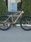 Горный велосипед SCHNELLER ORIGINAL TT401, диаметр колес 27,5", 7 скоростей, рама алюминий, цвет золотой