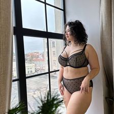 Мадам Бюстье