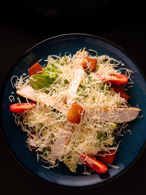 Салат Цезарь с курицей 155/40 гр