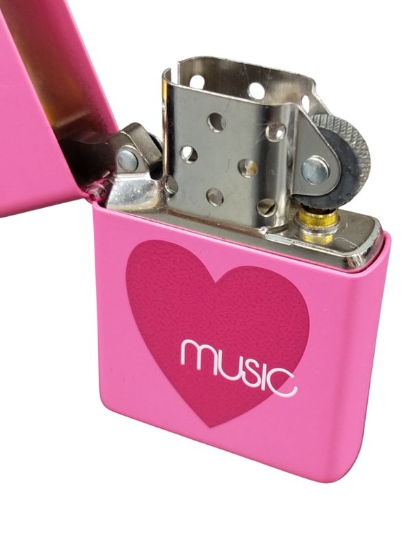 Зажигалки Zippo Музыка сердца, Борьба со злом, Блокирующий пламя