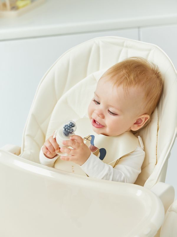 15053 Ниблер с силиконовой сеточкой (cream/кремовый) Happy Baby (6мес+)