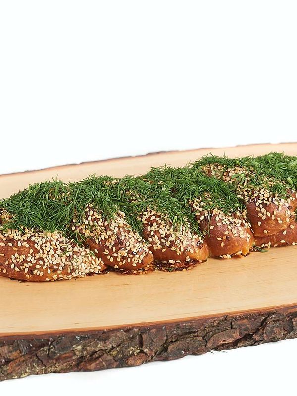 Svētku ar dārzeņu, tofu siera pildījumu ar sieru un sēkliņām