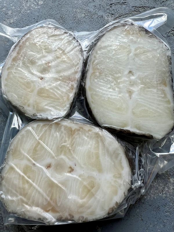 Клыкач патагонский (чилийский сибас), стейк свежемороженый, 100гр.