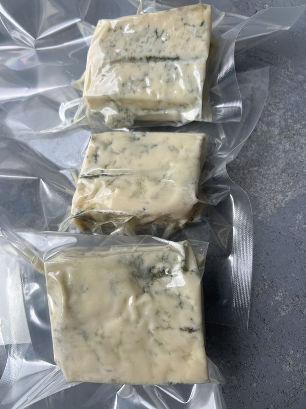Мягкий сыр Горгонзола дольче, 100гр.