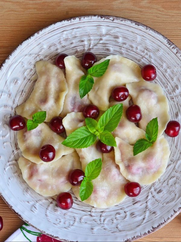 Вареники з маком та журавлиною