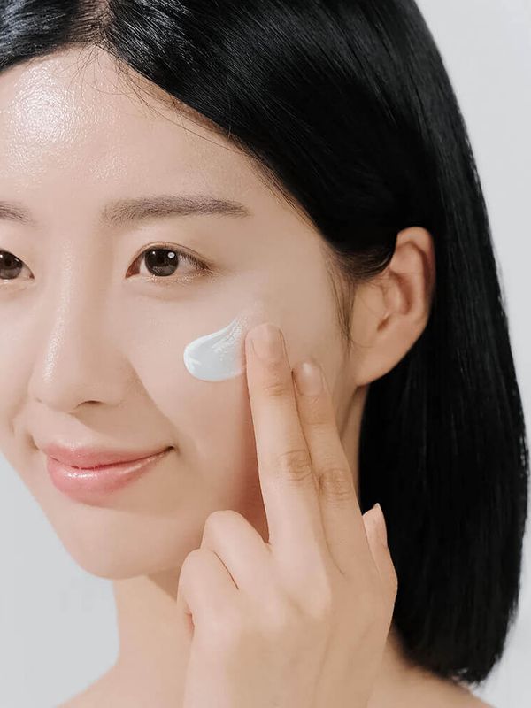 Солнцезащитная сыворотка SKIN1004 Madagascar Centella Hyalu-Cica Sun Serum SPF50+ PA++++, 50 мл