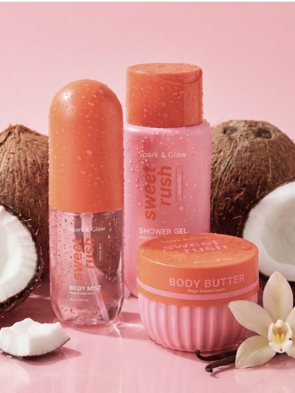 Набор для тела с ароматом кокоса и ванили Body Travel Set Vanilla Blur (баттер для тела 50мл + гель для душа 110мл + мист для тела и волос 35мл)
