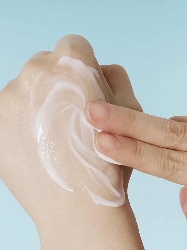 Молочко для очищения кожи SKIN1004 Madagascar Centella Hyalu-Cica Gentle Cleansing Milk, 200 мл