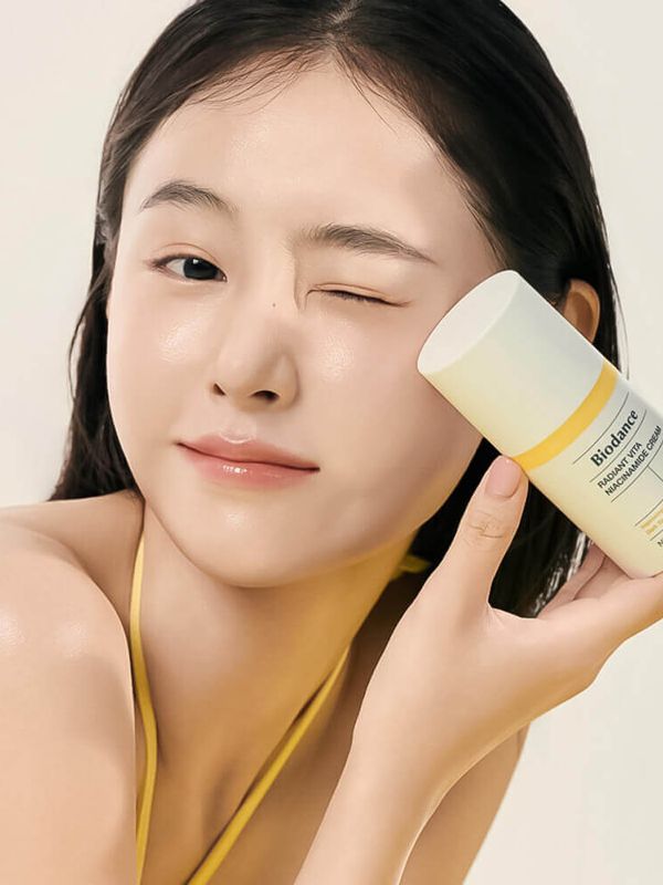 Осветляющий крем с 5% ниацинамидом для сияния кожи Biodance Radiant Vita Niacinamide Cream, 50 гр