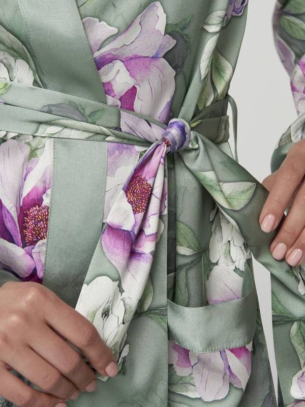 Шелковые кимоно и сорочка линии SILK PEONY