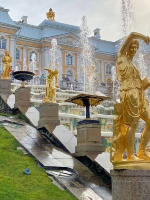 Царство Фонтанов в Петергоф