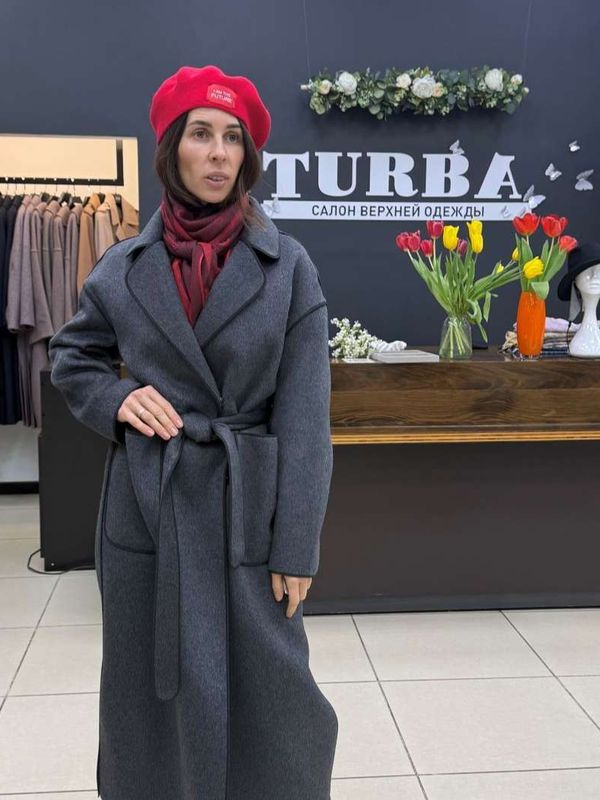 Пальто с графичной отделкой с поясом