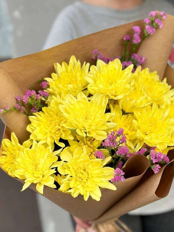 Букет из желтых хризантем
