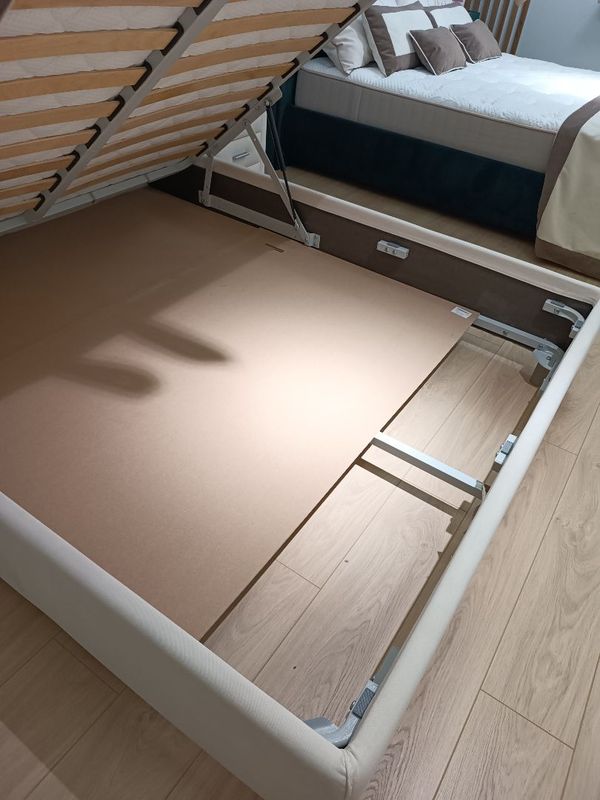 Кровать с ПМ 200*160 SILVANA Тк. Royal Pure