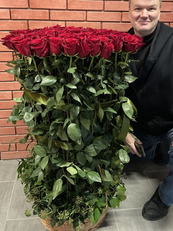 101 roses in a basket