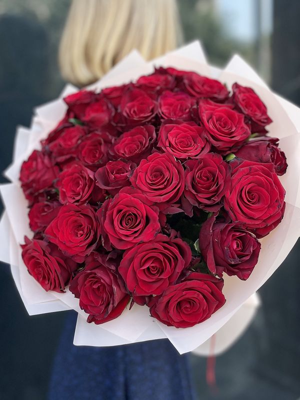 30 red roses