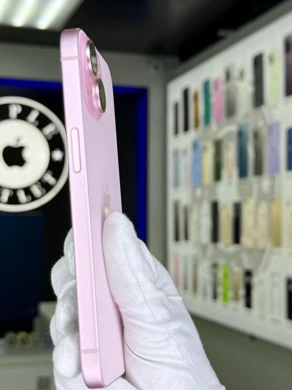 iPhone 15, 128 ГБ, SIM + eSIM, б/у