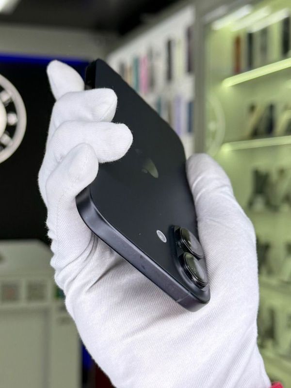 iPhone 16, 128 ГБ, SIM + eSIM, б/у