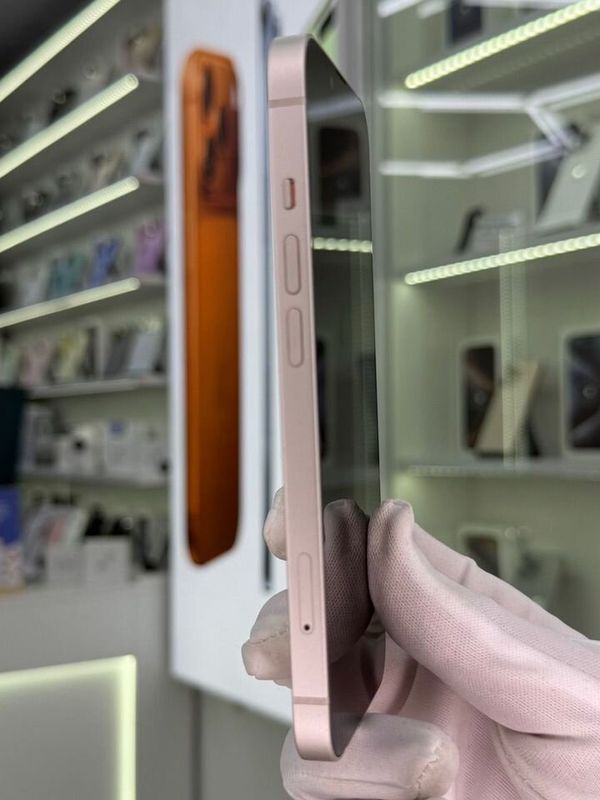 iPhone 13, 256 ГБ, SIM + eSIM б/у