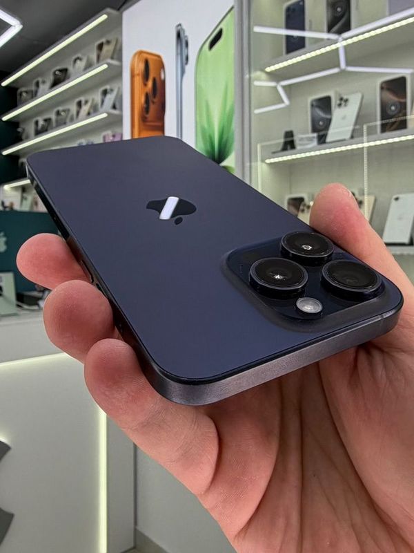 iPhone 15 Pro Max, 256 ГБ, SIM + eSIM б/у