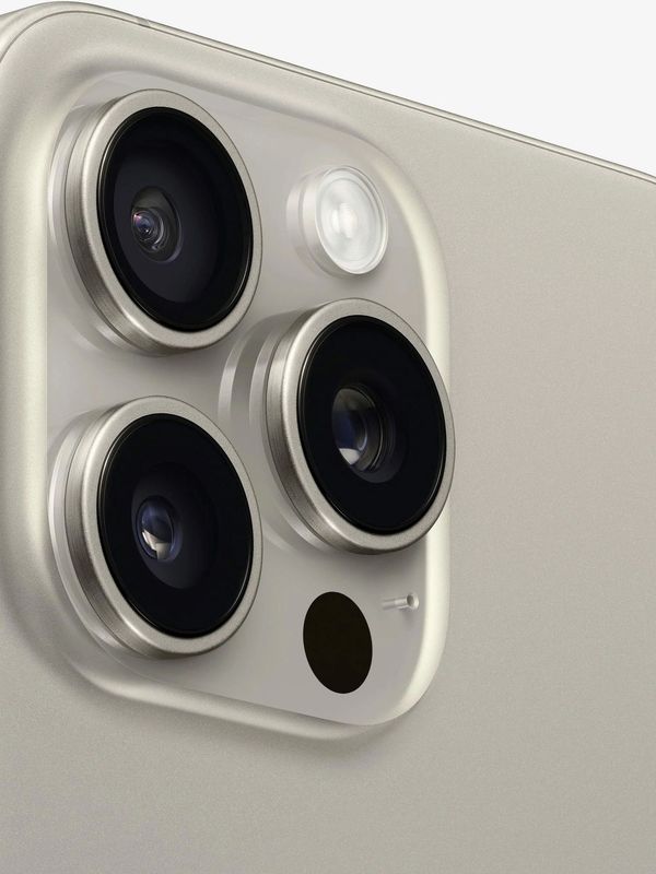 iPhone 15 Pro 128 ГБ, eSIM, титан