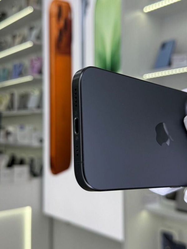 iPhone 15 Pro Max, 256 ГБ, SIM + eSIM б/у