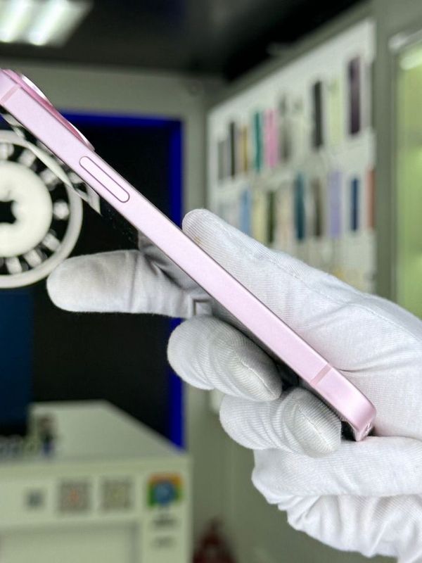 iPhone 15, 128 ГБ, SIM + eSIM, б/у